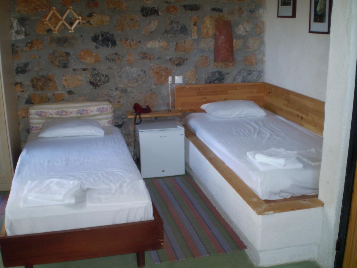 Hotel Arachovitika Kalivia Karyes Habitación foto