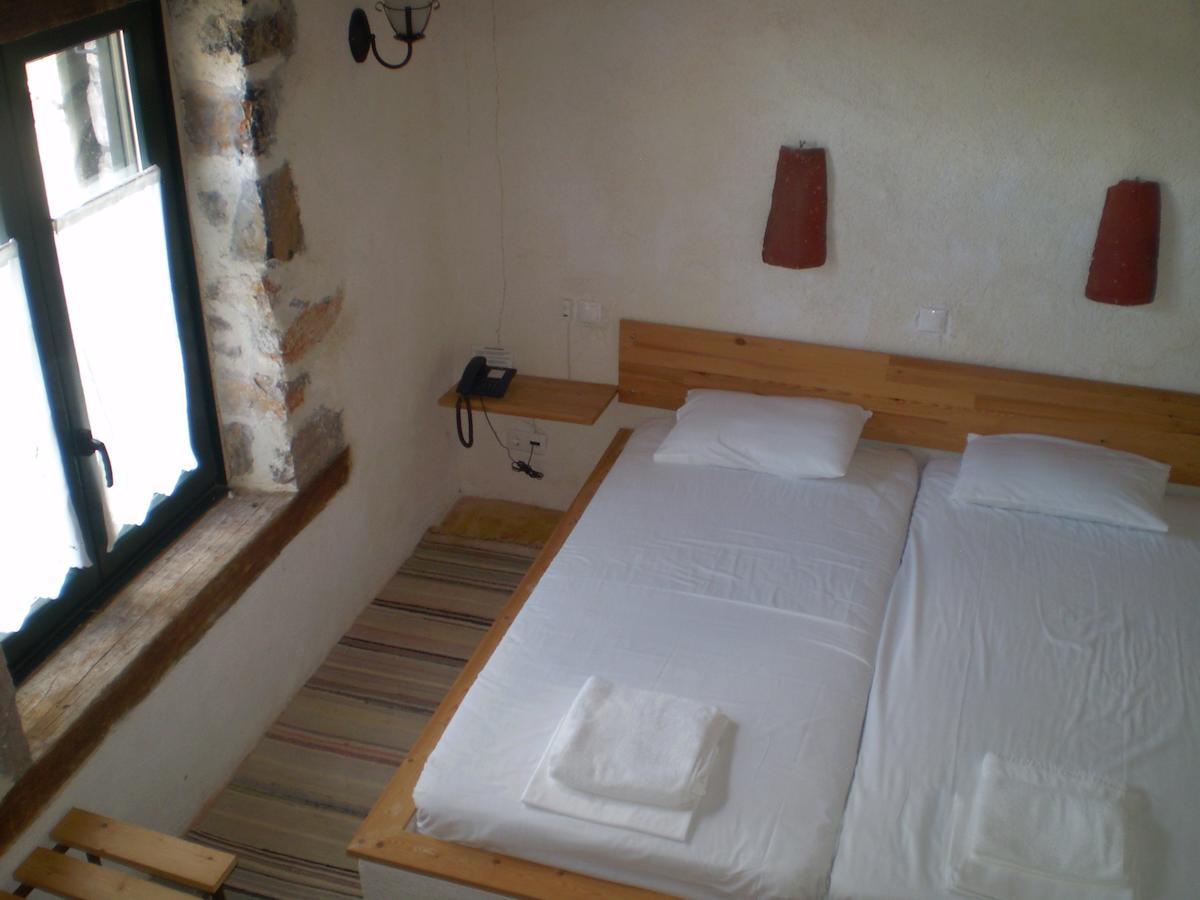 Hotel Arachovitika Kalivia Karyes Habitación foto
